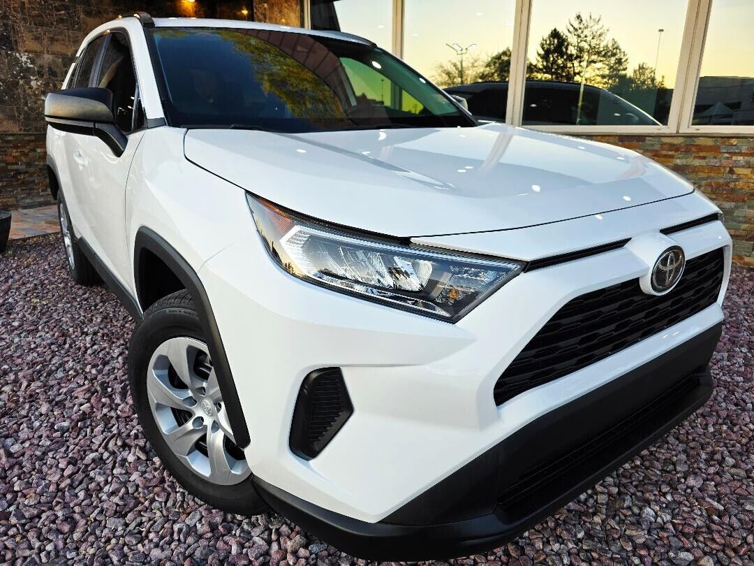 2020 Toyota RAV4 LE