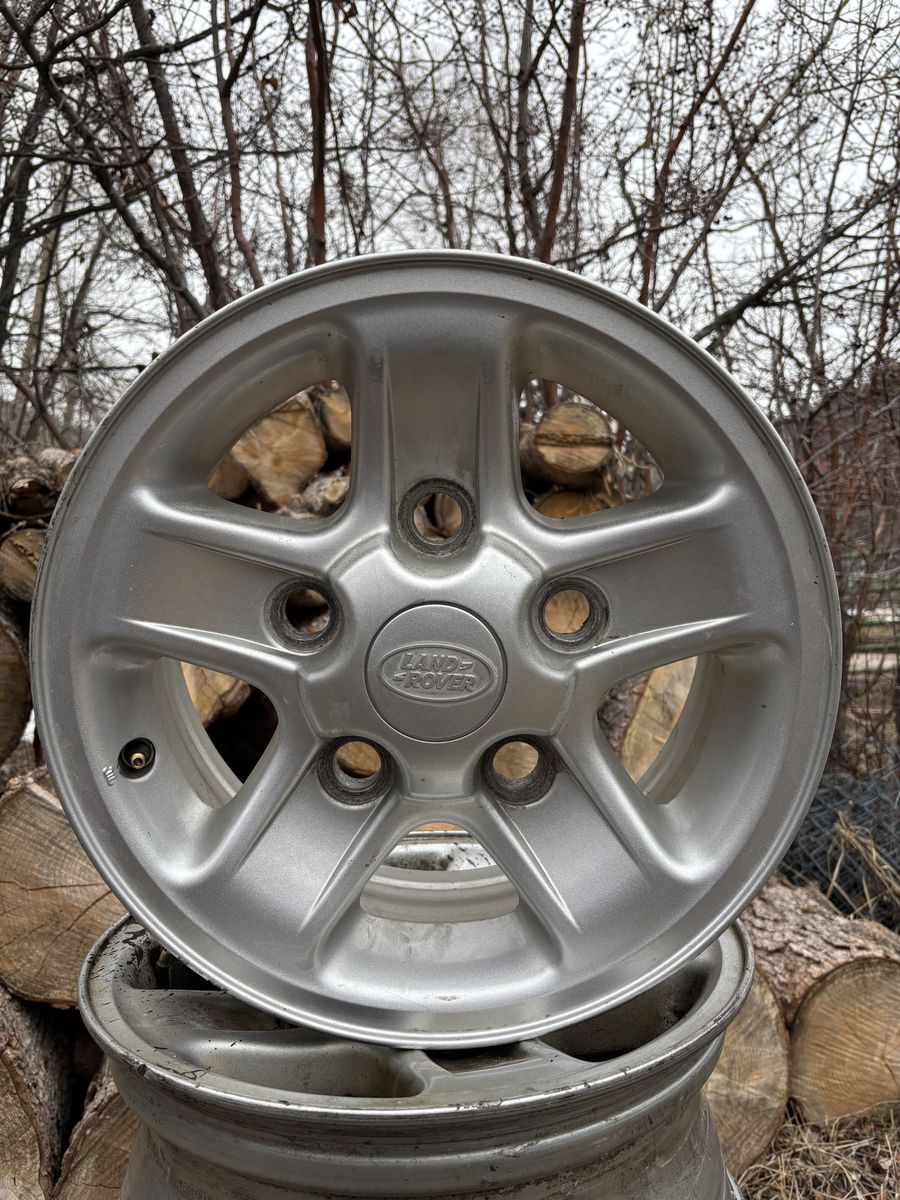 (5)Land Rover Defender/Disco1 stock 5 spoke Aluminum rims. 16"