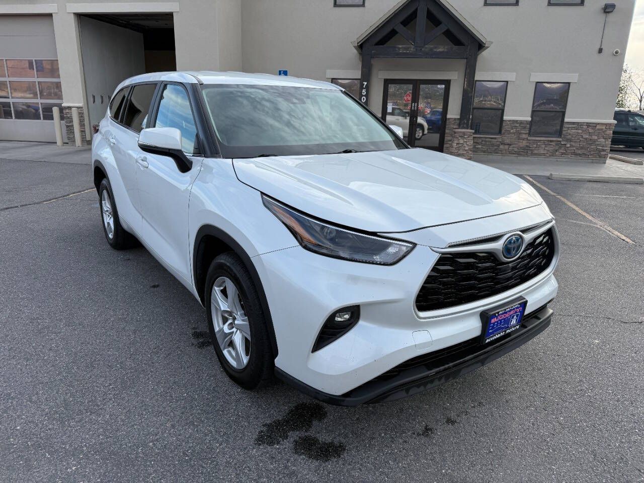 2023 Toyota Highlander LE