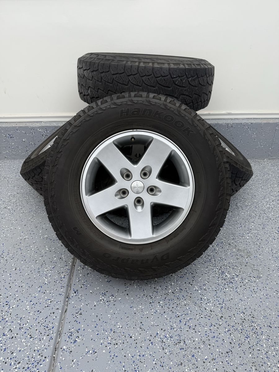 Jeep wheels and tires