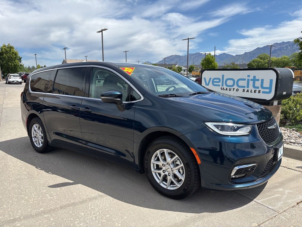 2023 Chrysler Pacifica Touring L