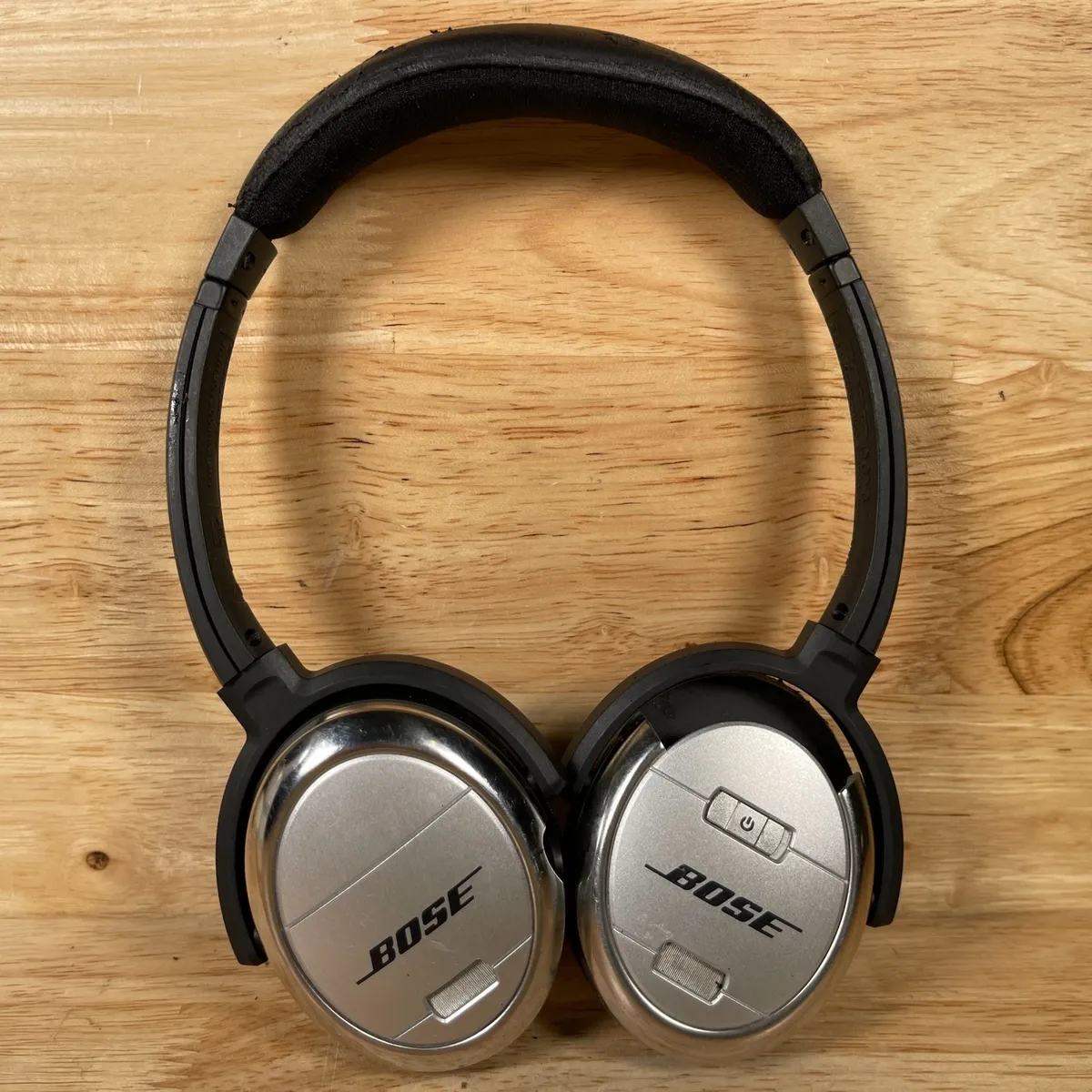 BOSE Acoustic Noise Cancelling Headphones. Quiet Comfort 3