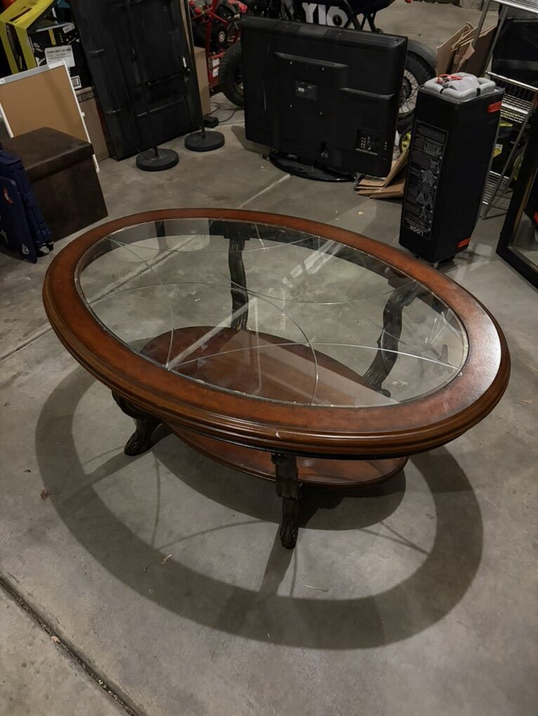 Coffee Table And Ends Table