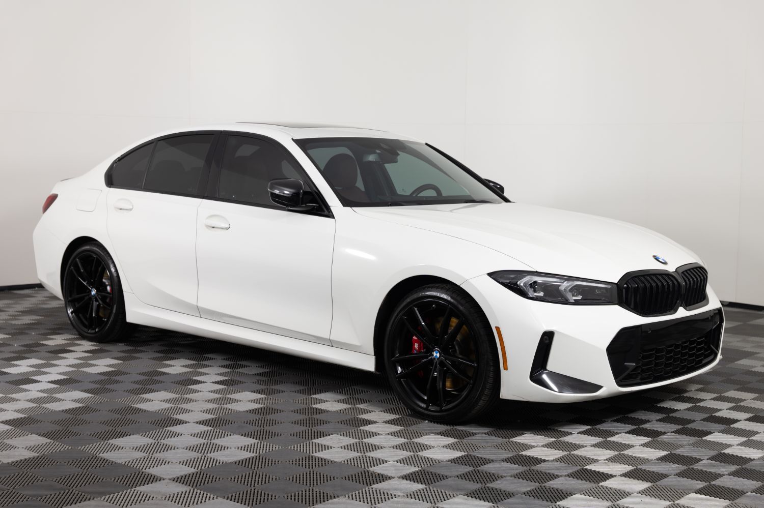 Main image 11