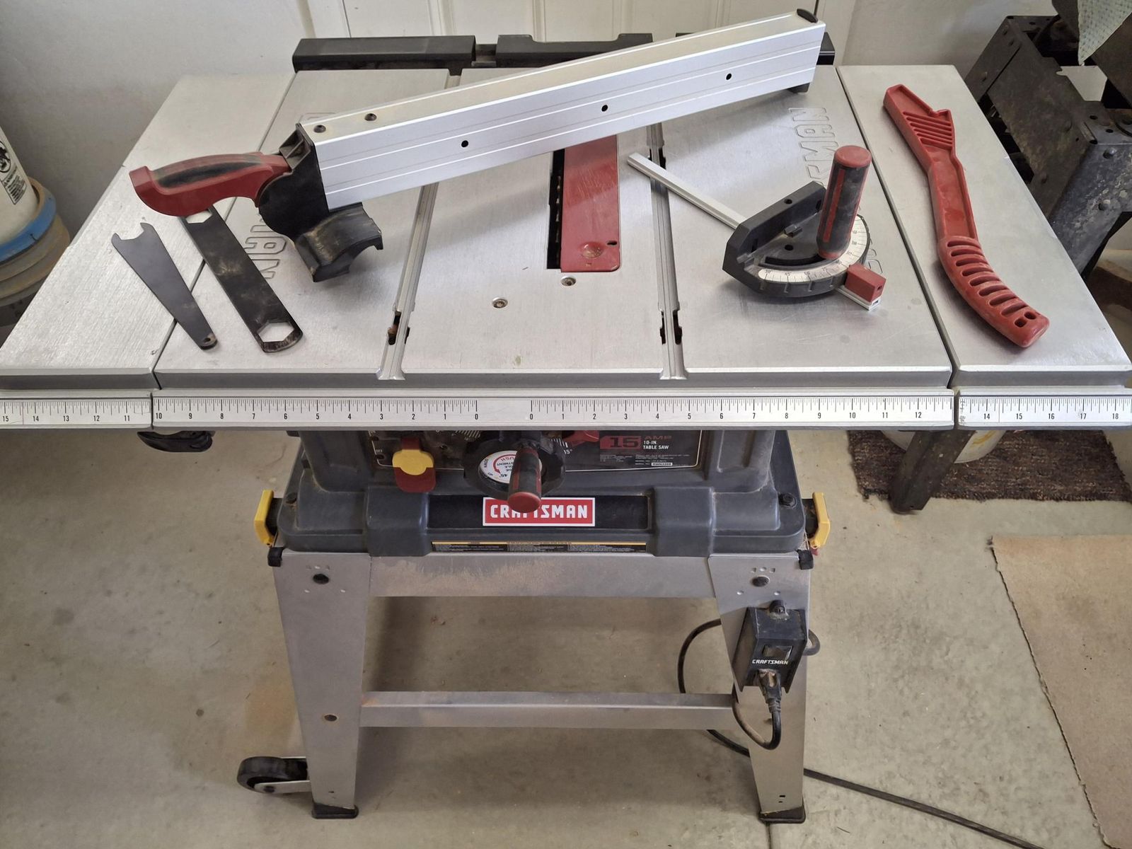 Craftsman 10 in. Table Saw with Stand