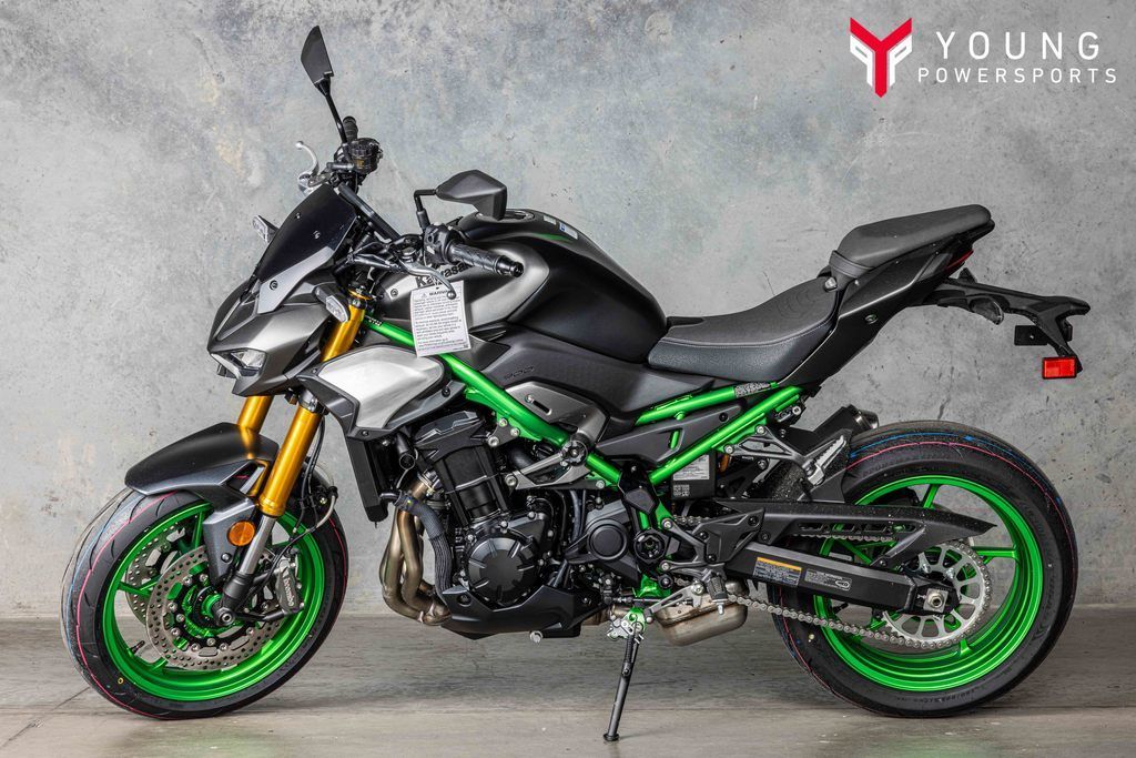 2026 Kawasaki Z900 SE ABS