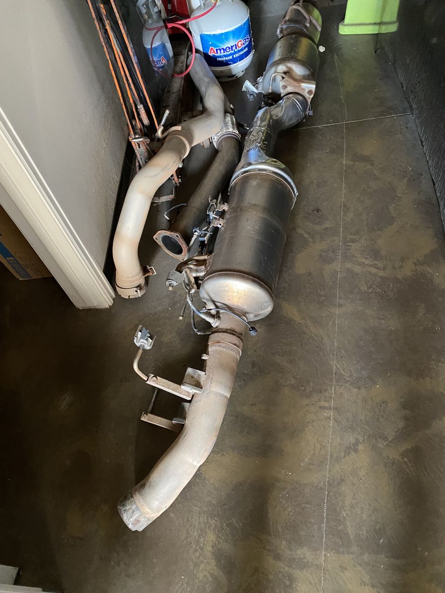 2015 Dodge Ram 2500 3500 exhaust pipe dpf , 60kmiles in very good condition truck $850
