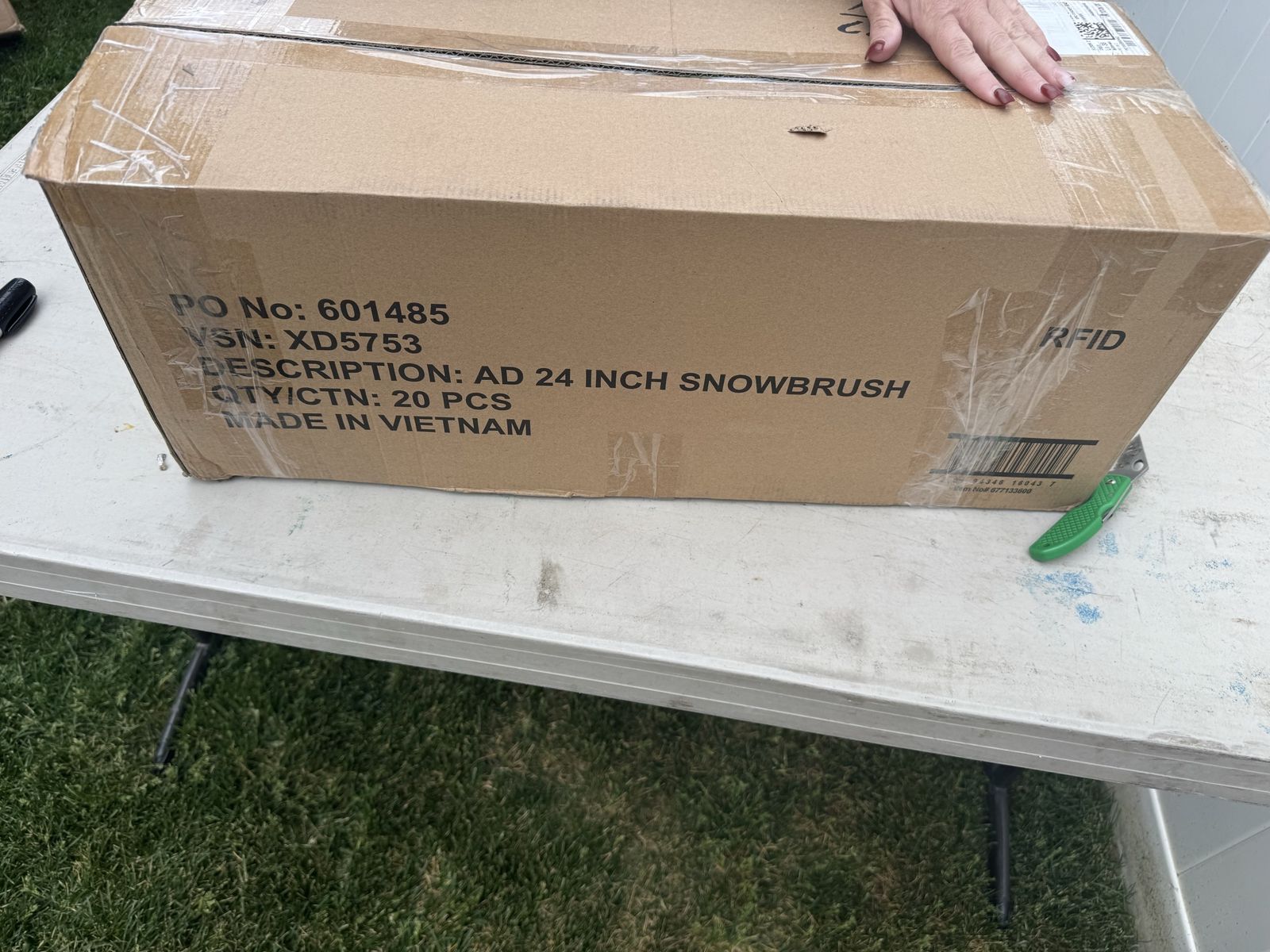 AD 24” snowbrush and scraper (48)