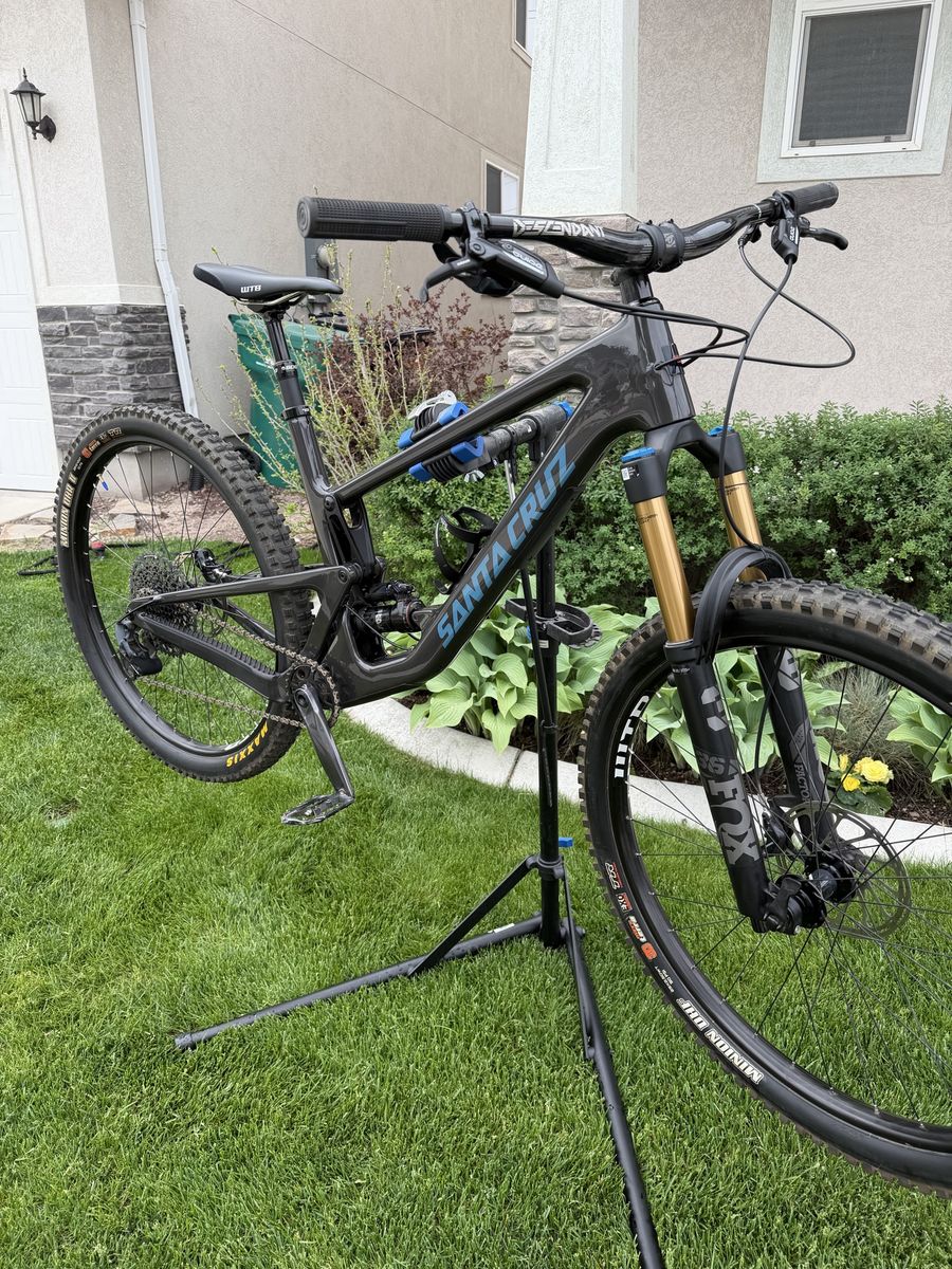 Santa Cruz Hightower XL Mountain Bike