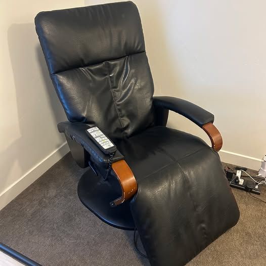 Human Touch HT-9C Recliner Massage Chair with Remote - Black Leather + Wood