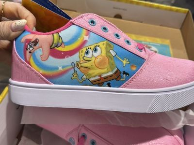 NEW SpongeBob SquarePants big kids 6/ Women 7