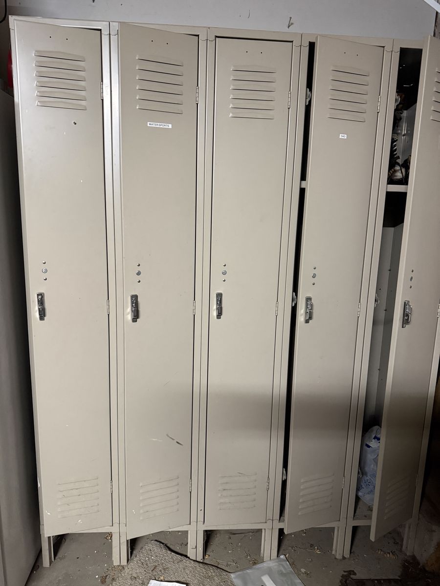 Metal Lockers - 5 Units