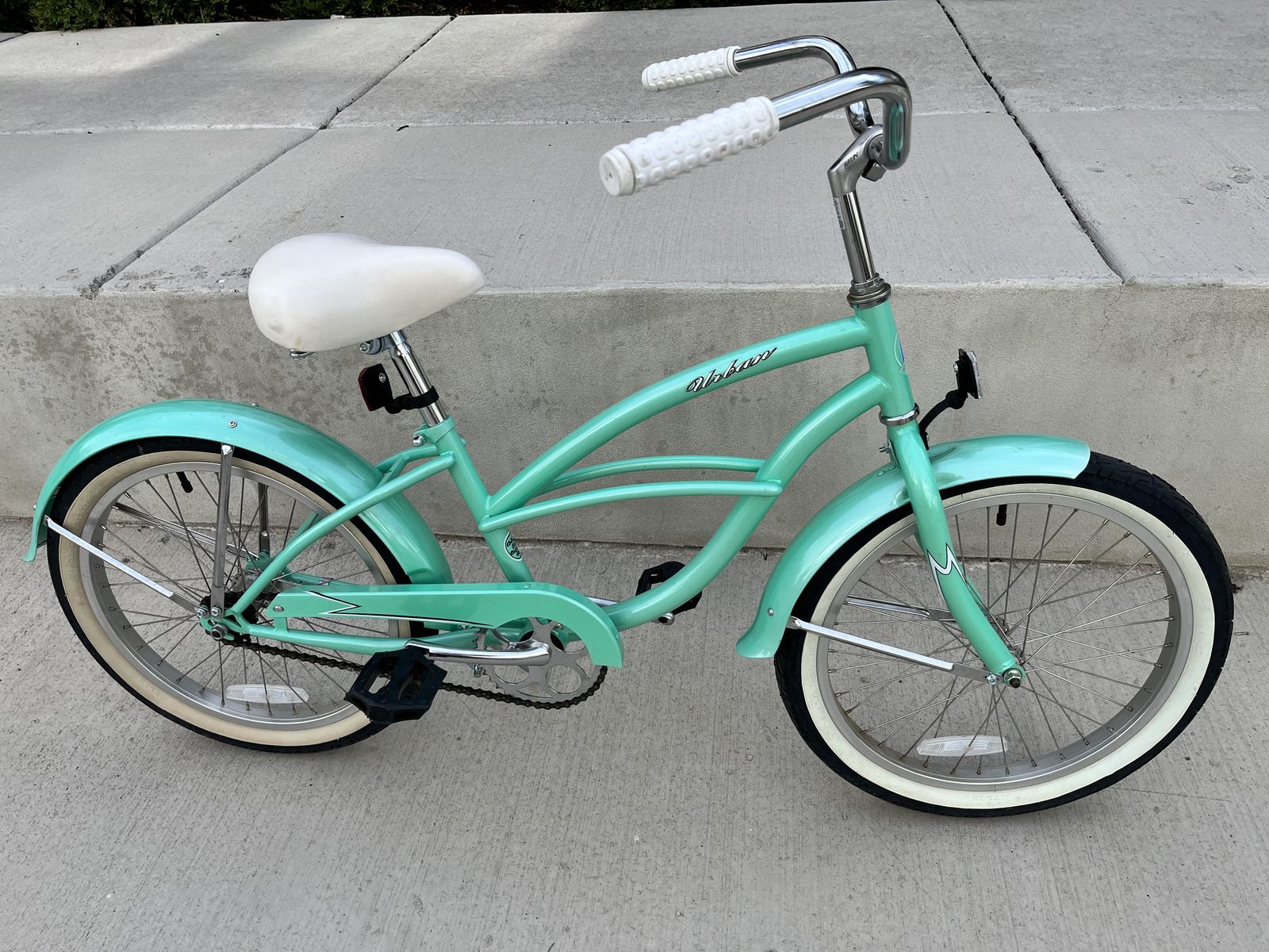 Firmstrong Urban Girl 20" Beach Cruiser Bike
