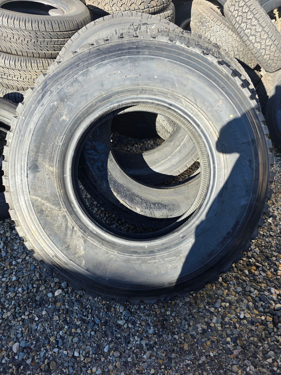 NOS SUMITOMO ST508 BSW  11 24 16PLY COMMERCIAL TIRE 5531035