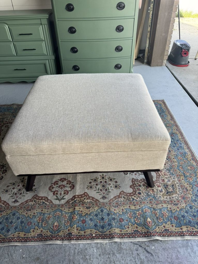 36“ Ottman With Storage