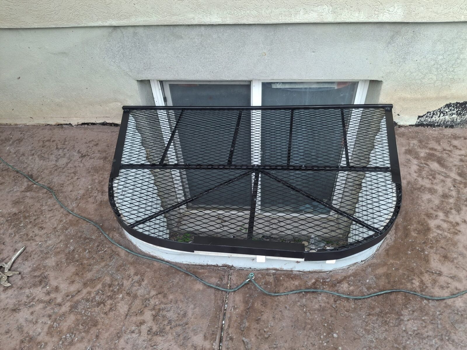 WINDOWS WELLS COVERS