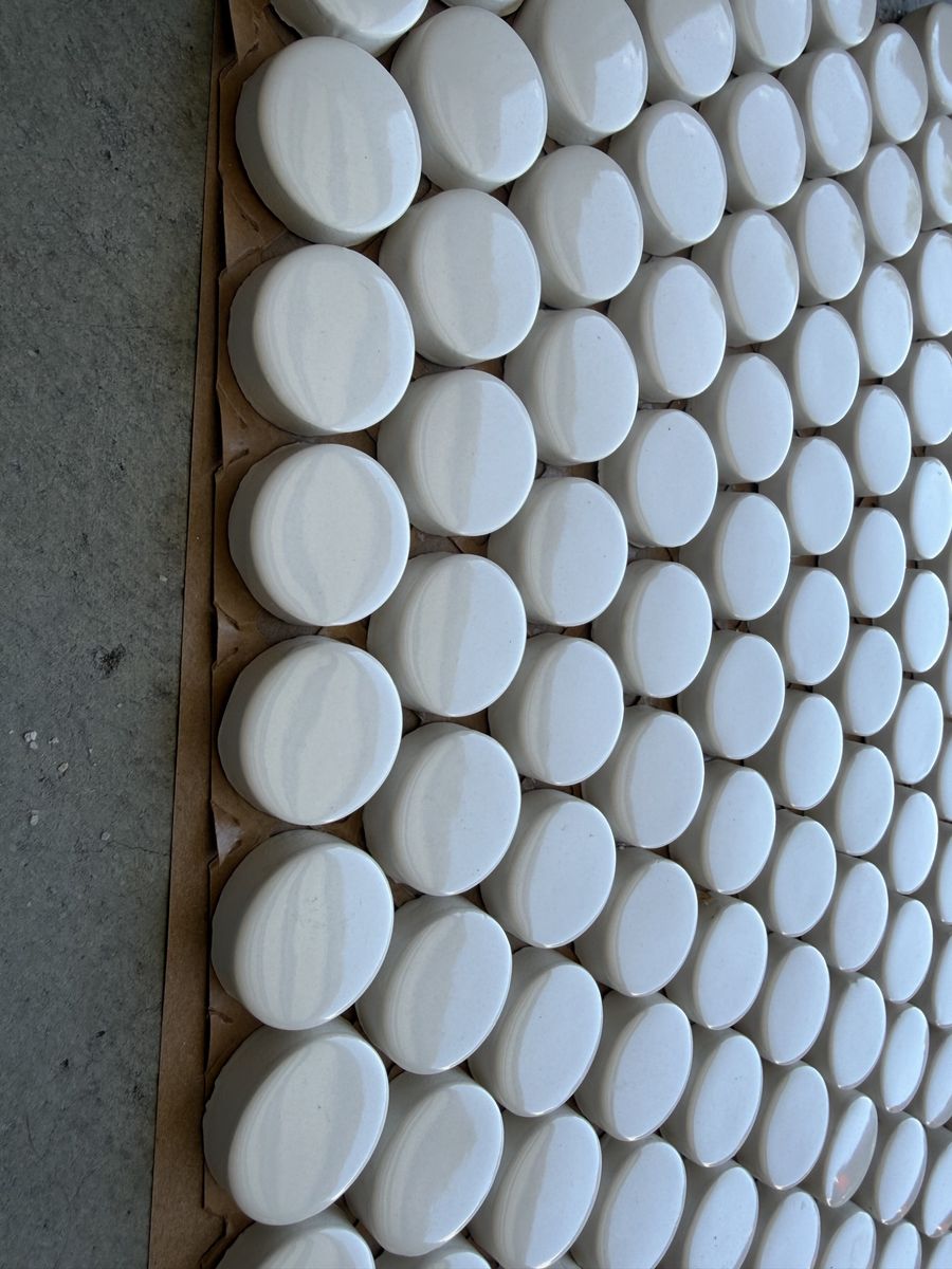 Walker Zanger 6th Avenue 1" Round Mosaic Tile - White Gloss (14 Sheets/Box)