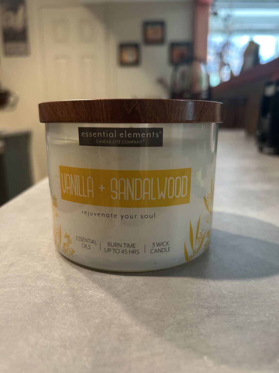 NEW Essential Elements vanilla+sandalwood candle 3 wick