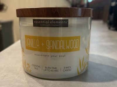 NEW Essential Elements vanilla+sandalwood candle 3 wick