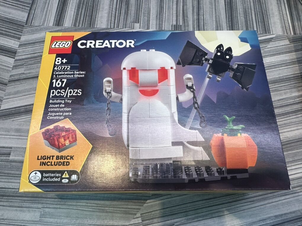 Brand New LEGO Luminous Ghost Halloween 40772