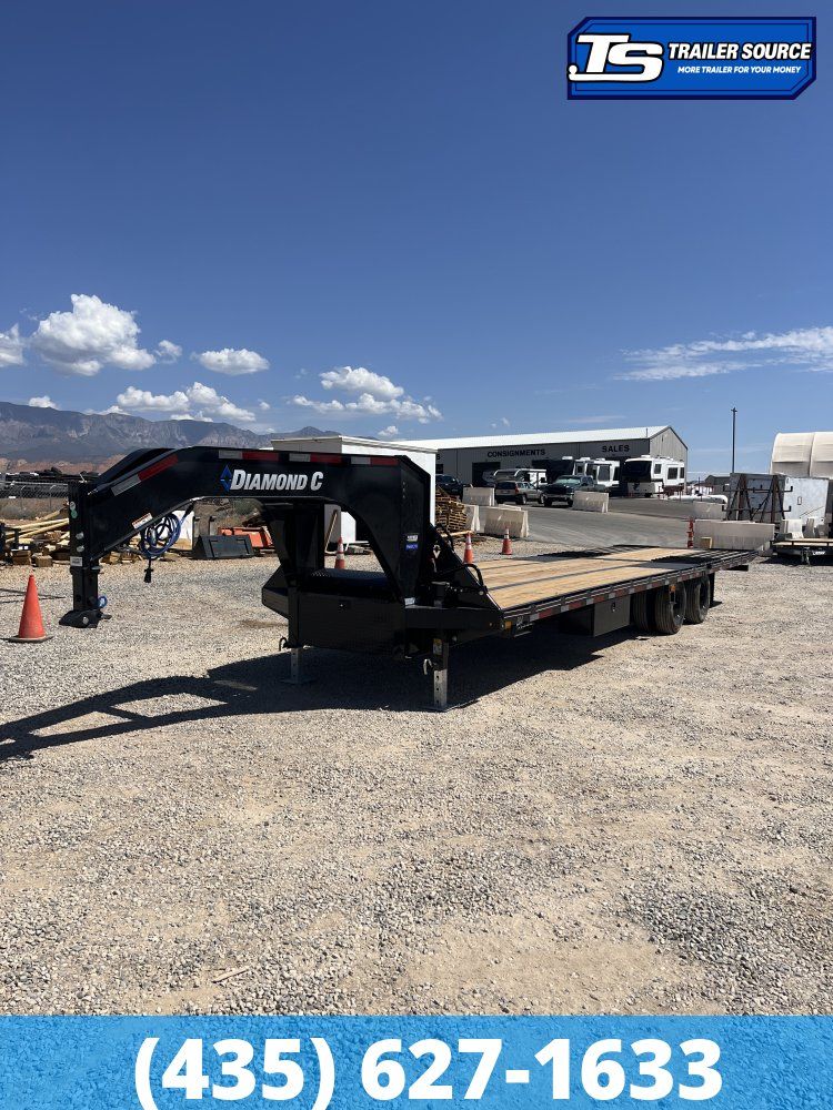 8.5x32 Diamond C FMAX-HDT 210 Gooseneck Hydraulic Dovetail Equipment Trailer - 25K GVWR -
