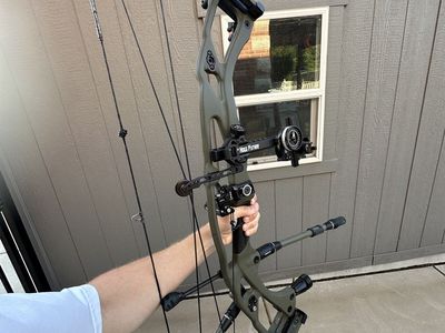 Hoyt Carbon RX-7 Ultra Compound Bow - right handed