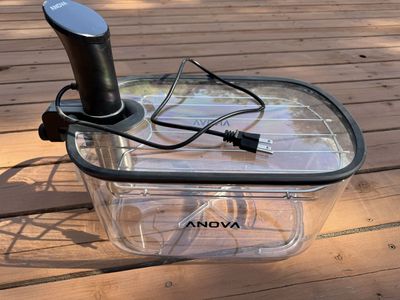 Anova Precision Cooker & Container - Sous Vide Immersion Circulator & 12L Water Bath