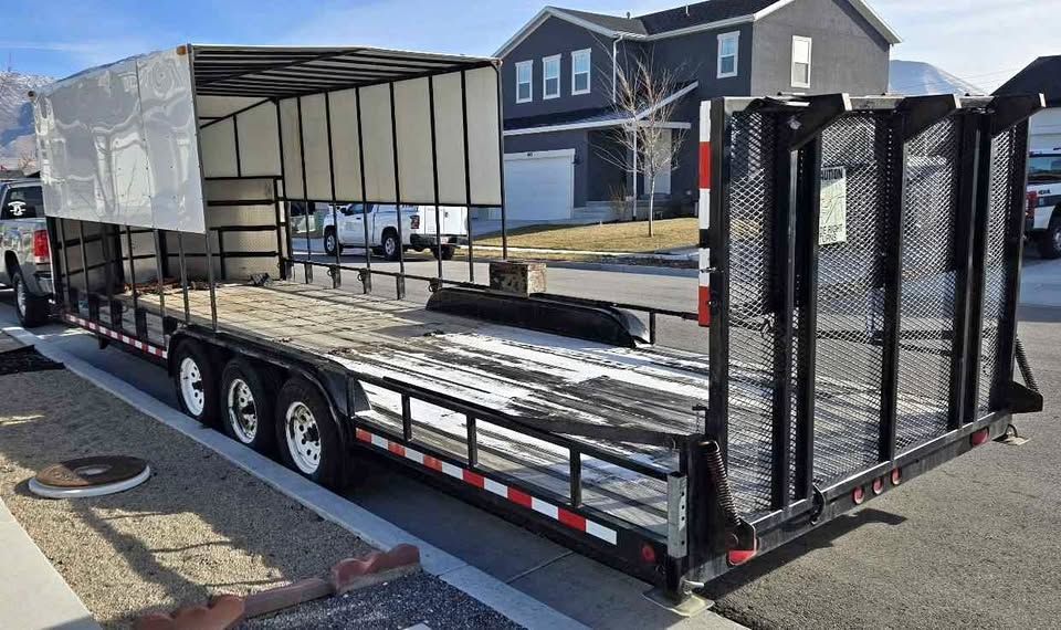 Tripe Axle trailer - Car & Toy hauler