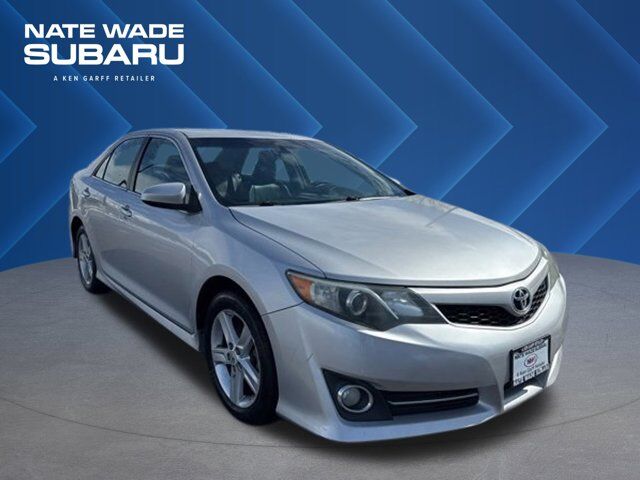 2012 TOYOTA CAMRY SE