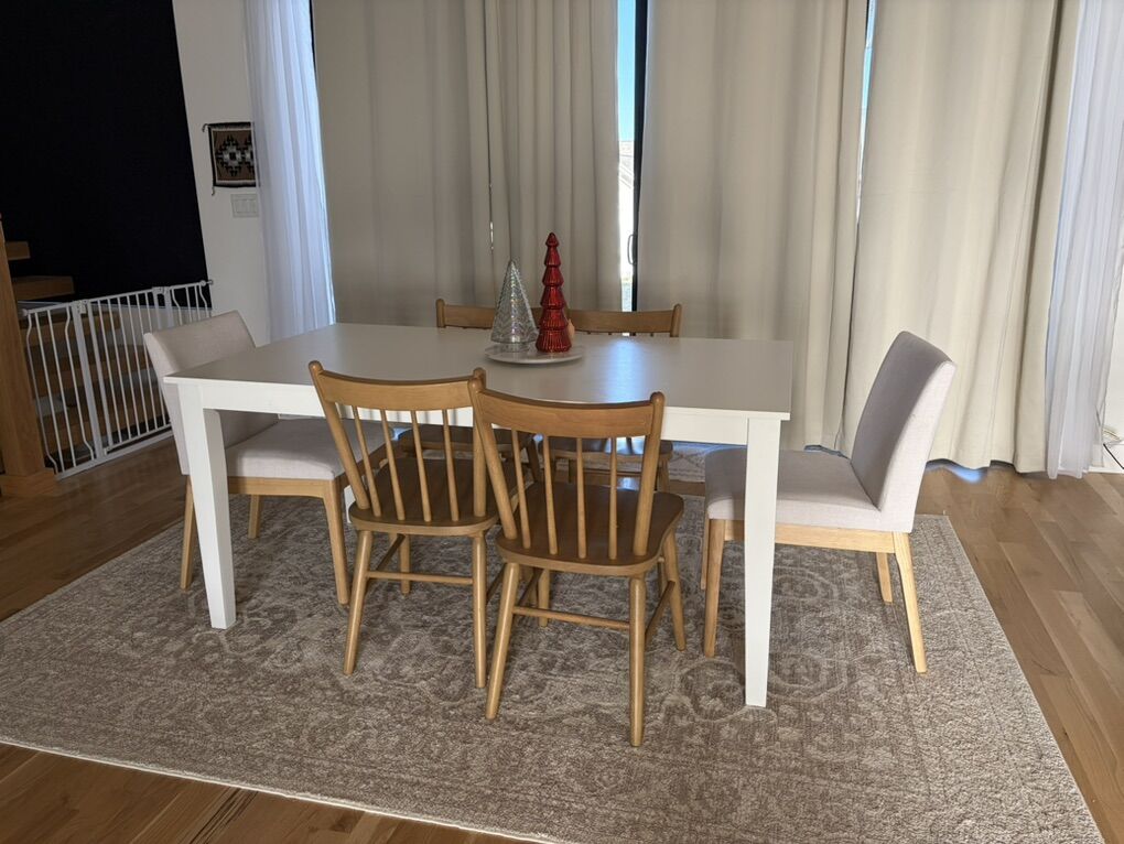 Dining Table and 6 Chairs Set