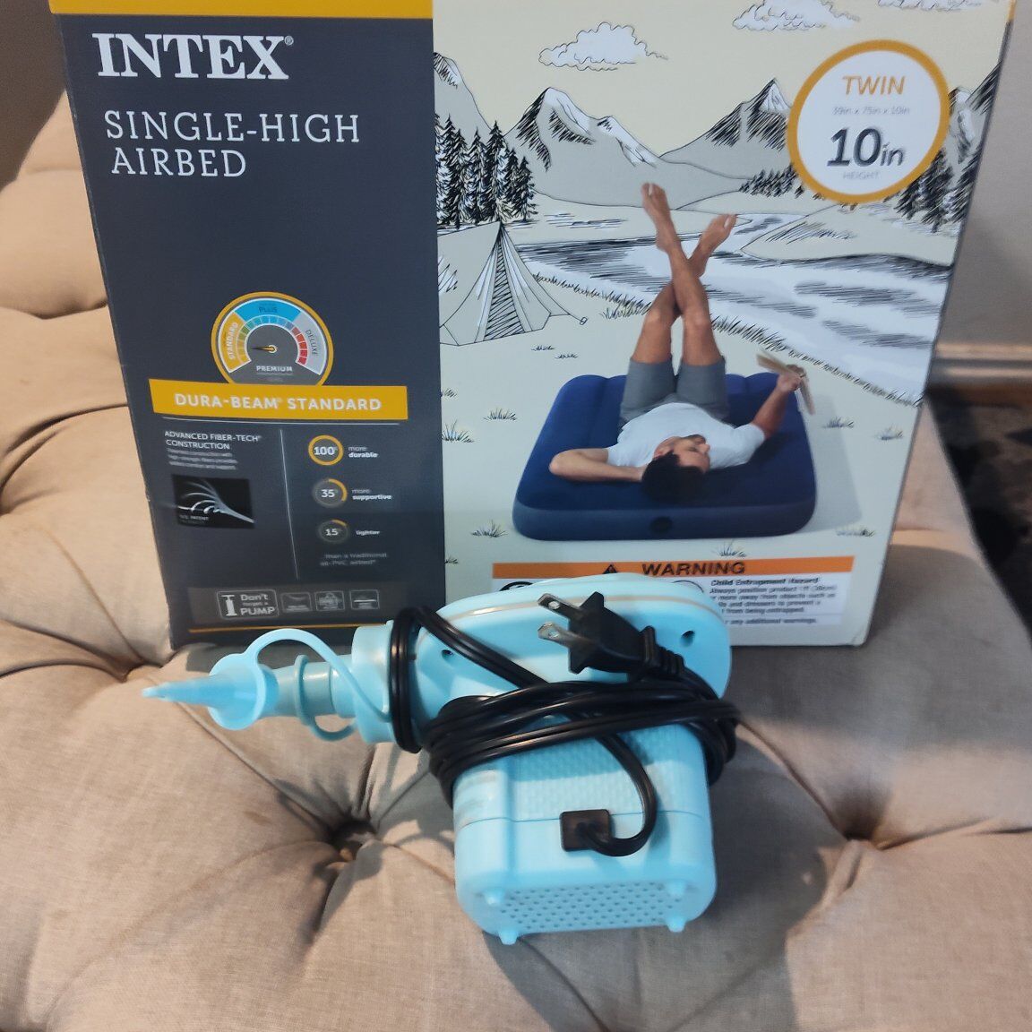 INTEX  AIR BED 10". TWIN