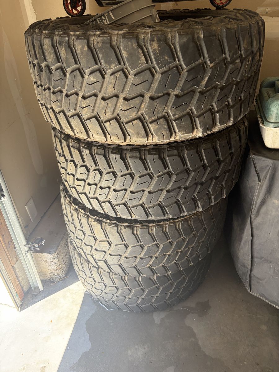 Set of 4 Used Truck Tires 33x12.50R20LT All-Terrain