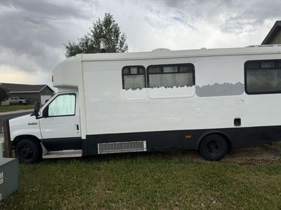 2013 Ford Shuttle Bus