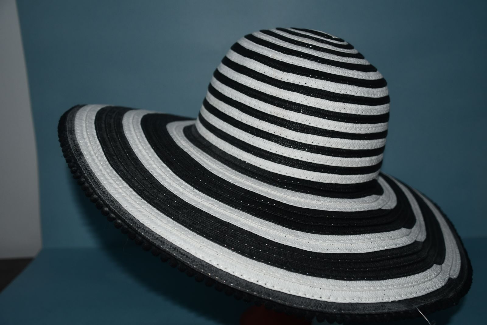 NWT ($30) BLACK & WHITE SUN HAT ~ TINY POM POM TRIM DETAIL ~ BRIM LENGHT 4.5" ~ ADJUSTABLE ~ CUTE!
