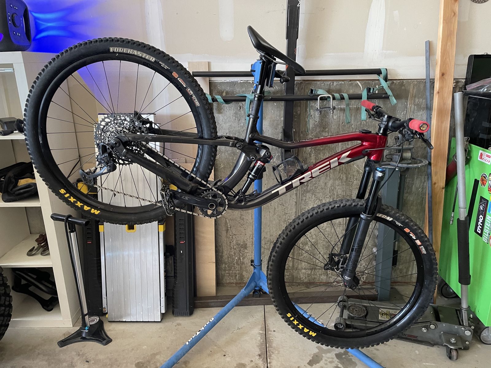 2022 Trek Fuel EX 8