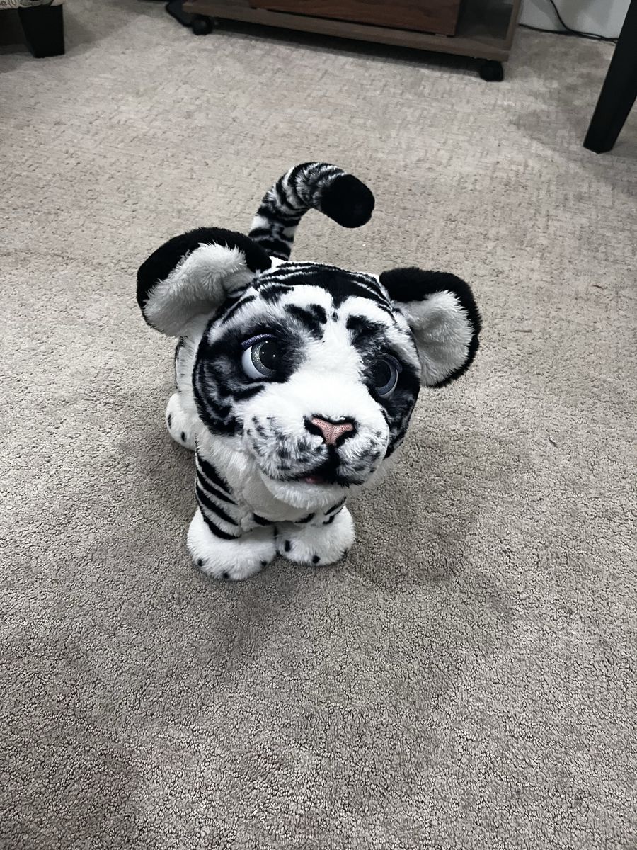 Furreal robotic white tiger