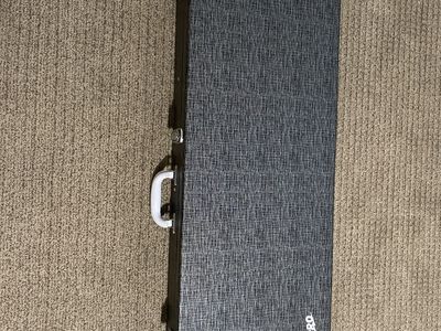 Supro hard case for electric guitar