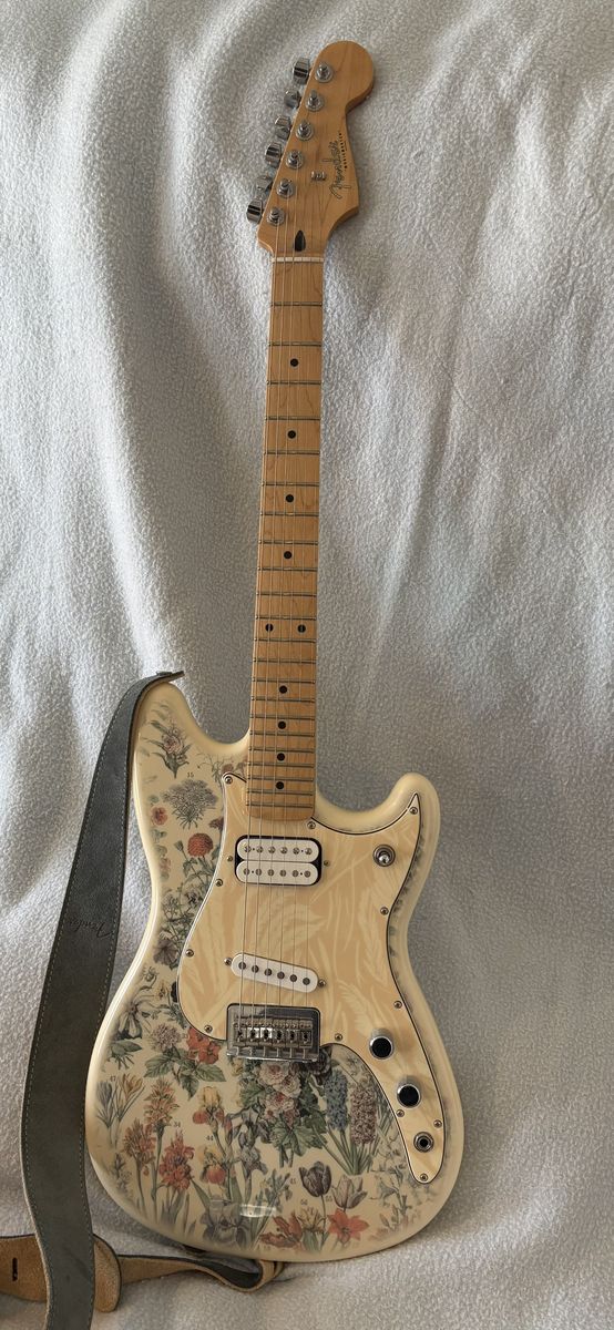 Fender Shawn Mendes Foundation Musicmaster 2020 - Yellow Floral (Limited Edition)