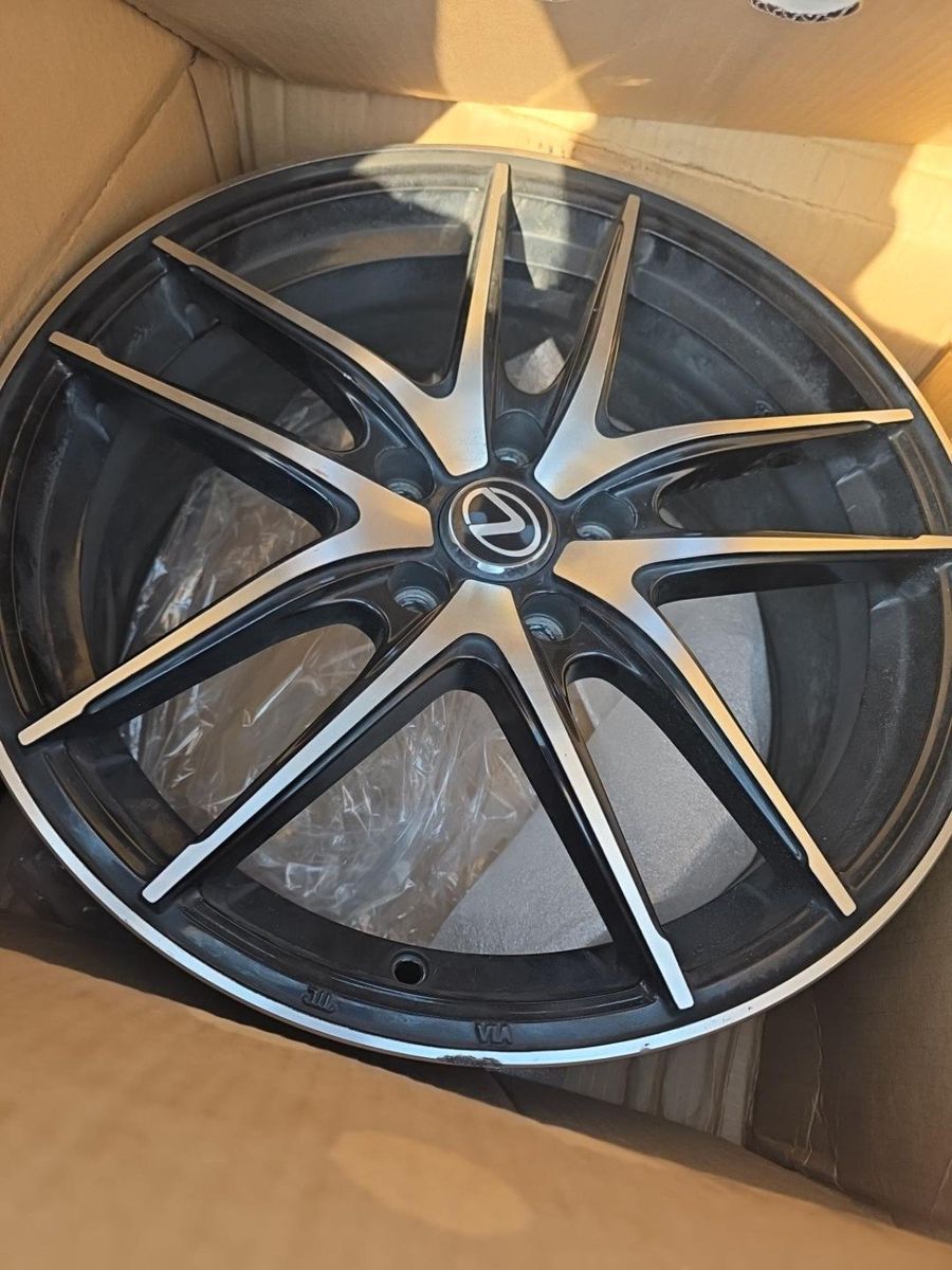DAT Alloys 18x8.0 Wheel Rim Gloss Black Machined Face 5x114.3 ET45