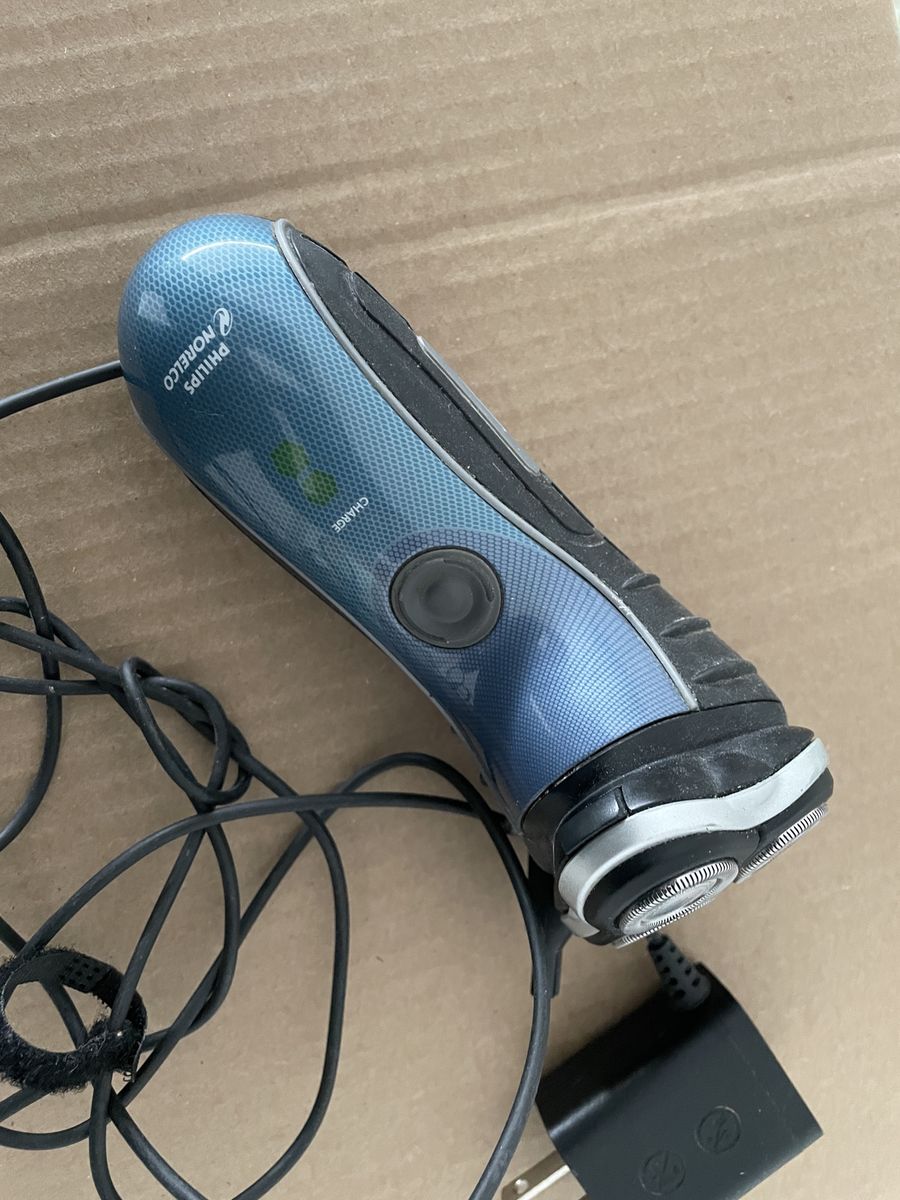 Phillips norelco Wet/dry Shaver