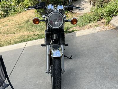 Yamaha SR400 Classic Single-Cylinder Street Motorcycle