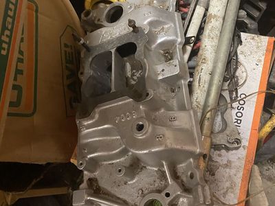 China carb built like a Holly 600 cfm .SBC engine bundle