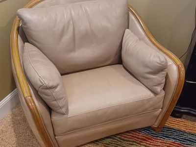 Italian Natuzzi Leather Chair
