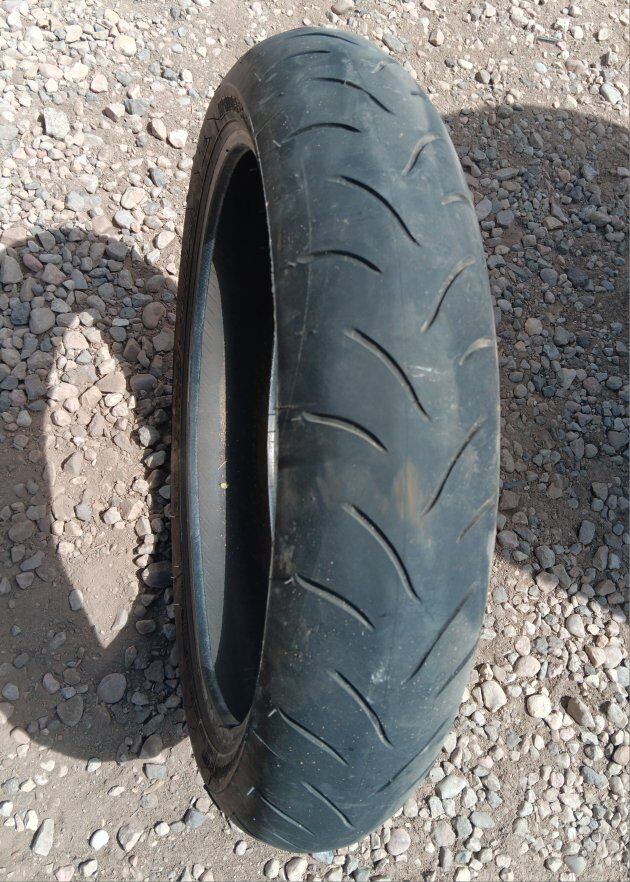 120-70ZR17 Bridgestone M/C Motorcycle Tire