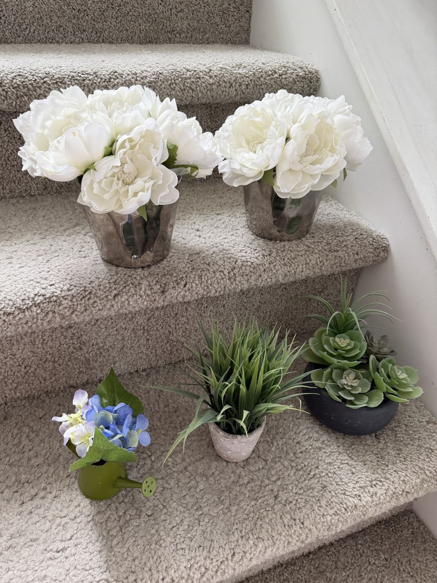 Artificial Flowers and Plants
