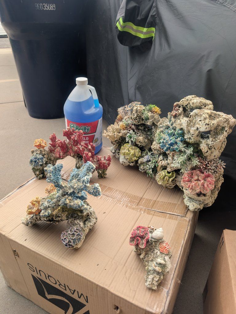 Artificial Coral Rock Aquarium Decorations Set - 4 Pieces