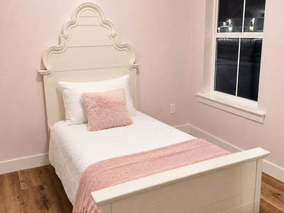 Gorgeous Pottery Barn twin bed! Selling cheap!!!