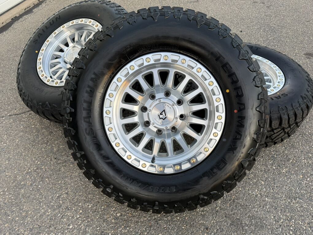 17” Arena 8 Lug 8x6.5 | 8x165 33” R/T 285/70R17