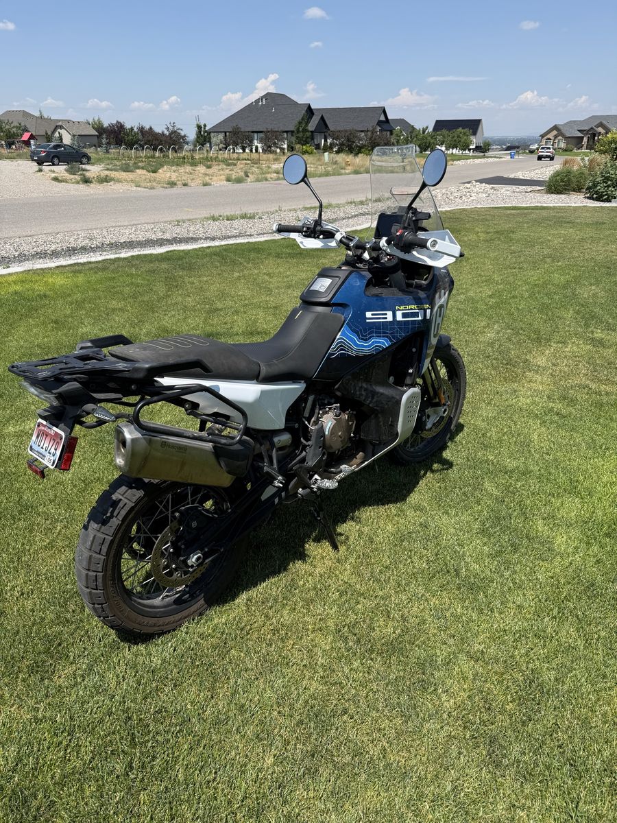 Husqvarna Norden 901 Expedition