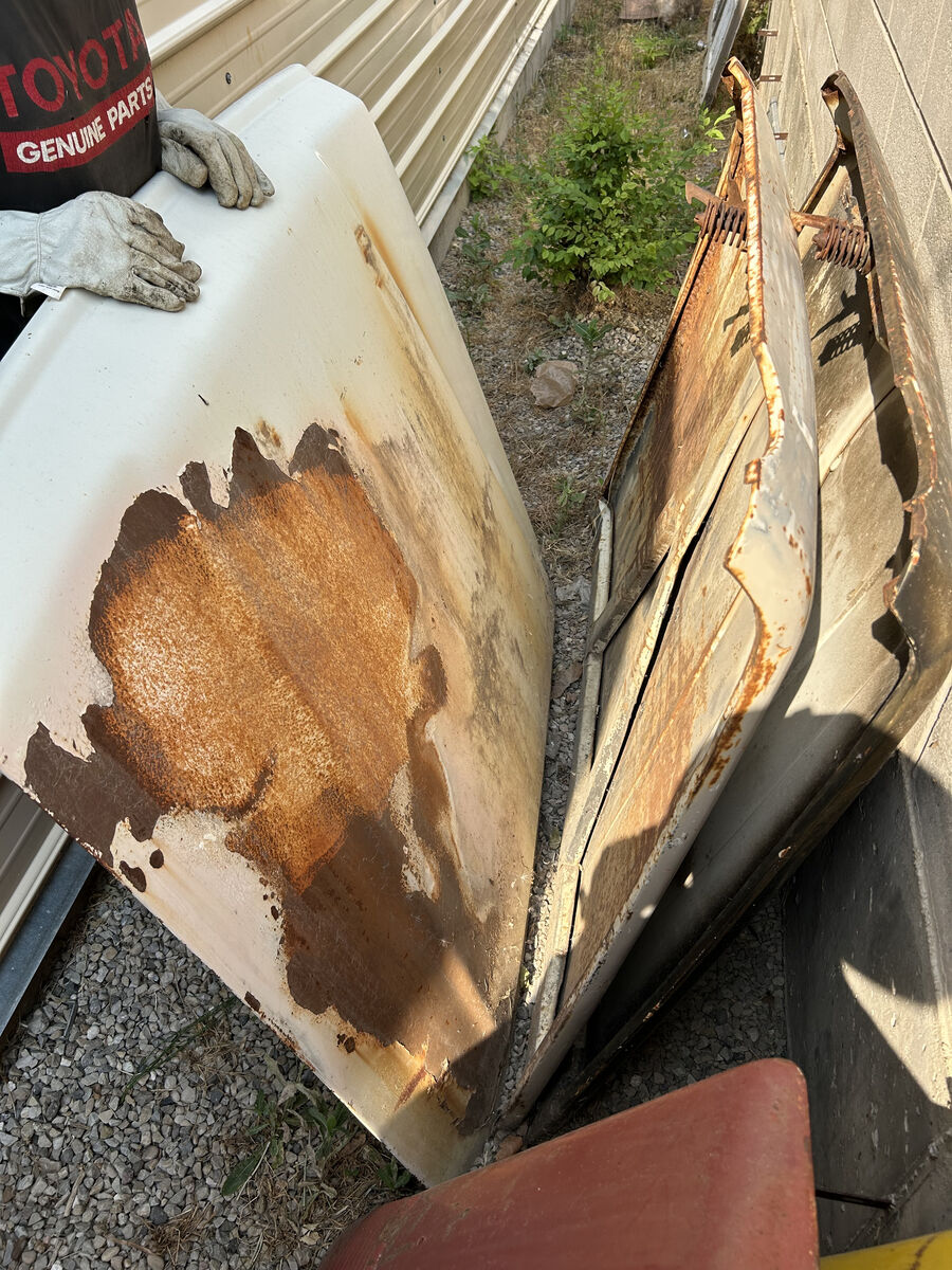 Toyota land cruiser FJ60 Hood